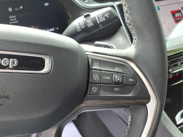Used 2024 Jeep Grand Cherokee L Limited w/ Black Appearance Package AWD/4WD image 16