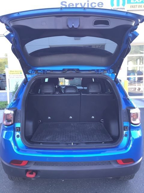 Used 2025 Jeep Compass Trailhawk w/ Trailhawk Convenience Group AWD/4WD image 18