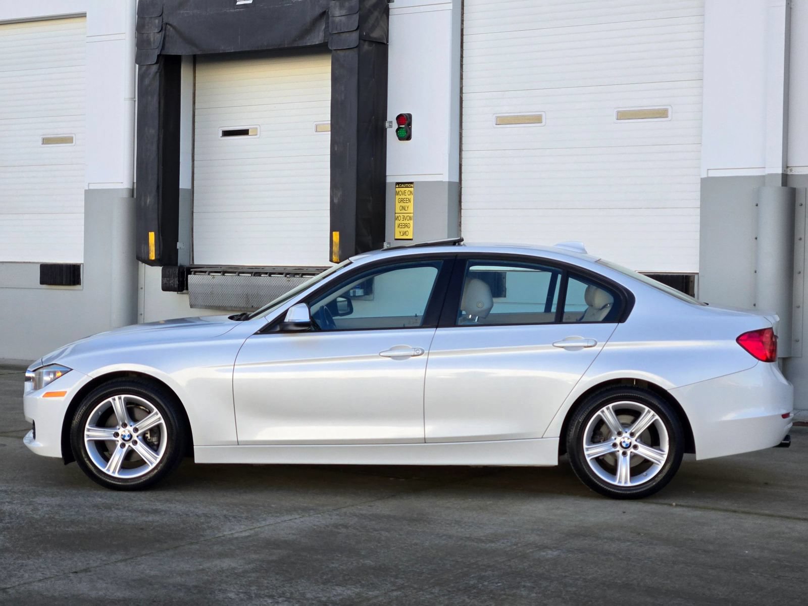 Used 2014 BMW 328i Sedan RWD image 5
