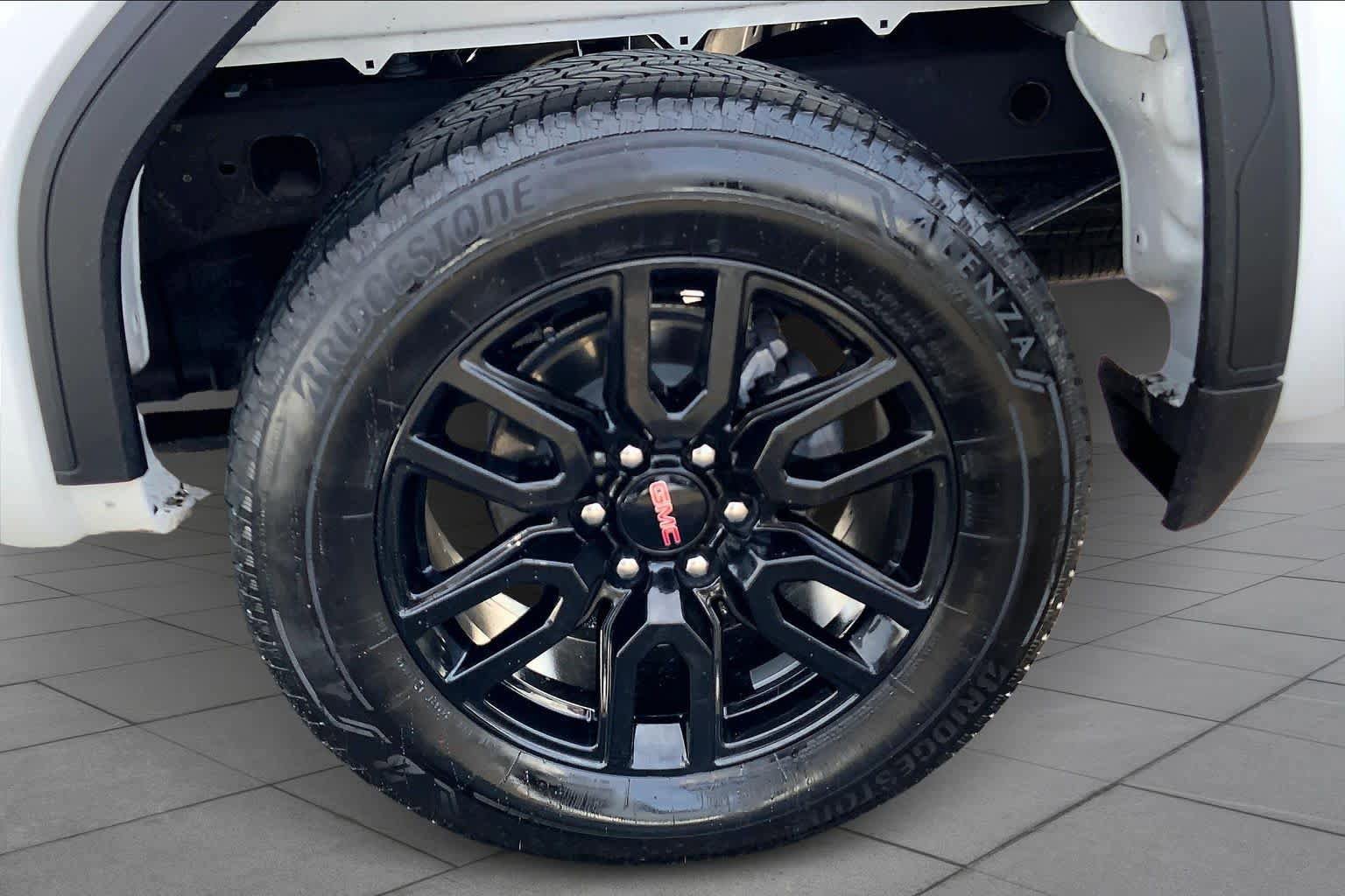 Used 2024 GMC Sierra 1500 Elevation image 11
