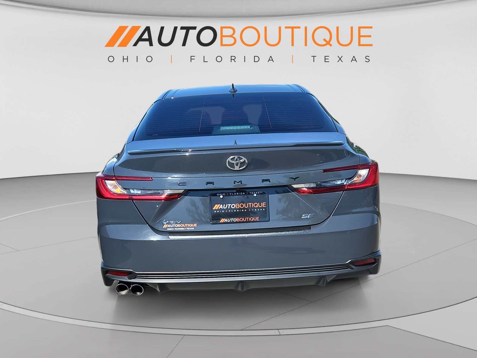 Used 2025 Toyota Camry SE FWD image 4