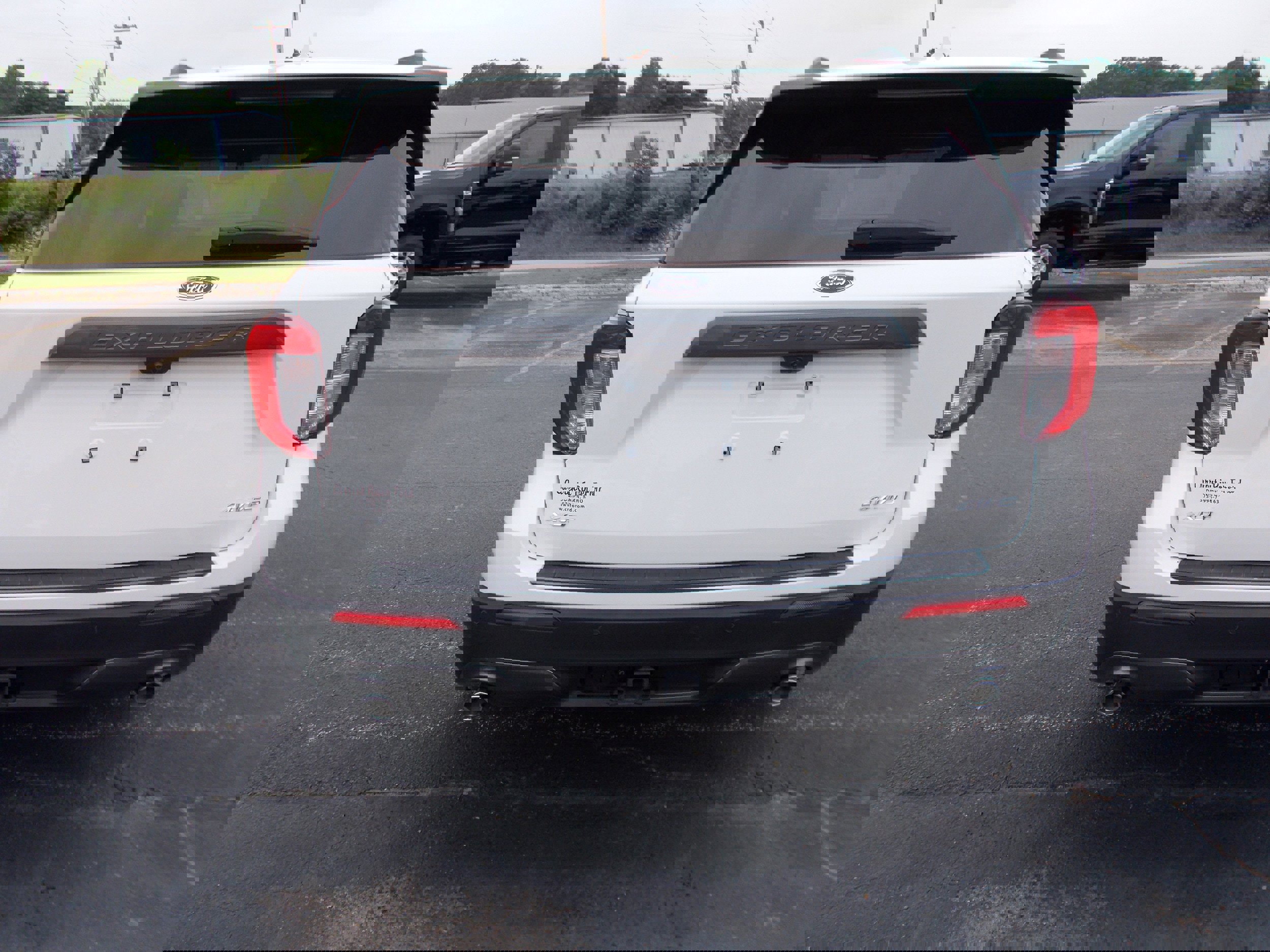 Used 2023 Ford Explorer XLT w/ Equipment Group 202A image 4