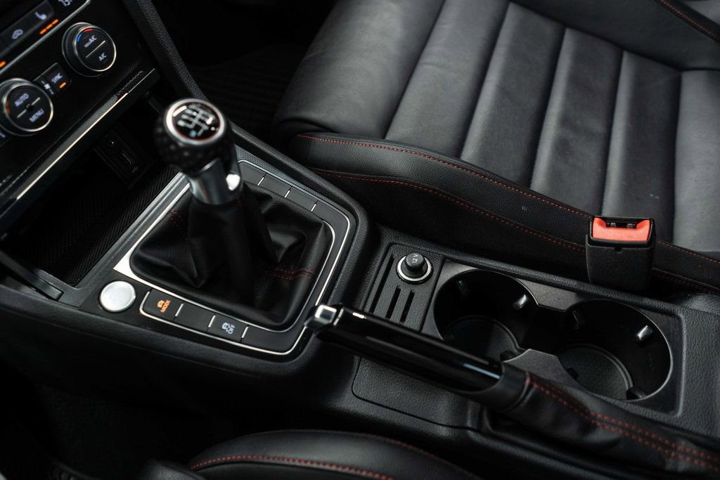 Used 2017 Volkswagen GTI Autobahn image 17