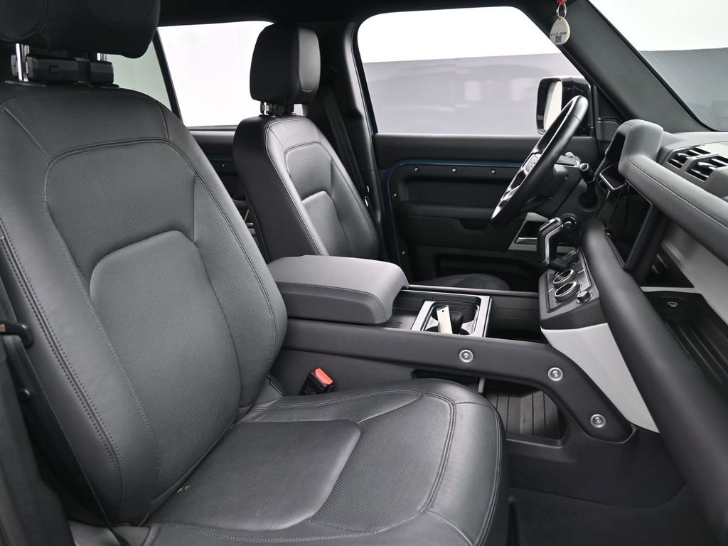 Used 2024 Land Rover Defender 110 S image 30