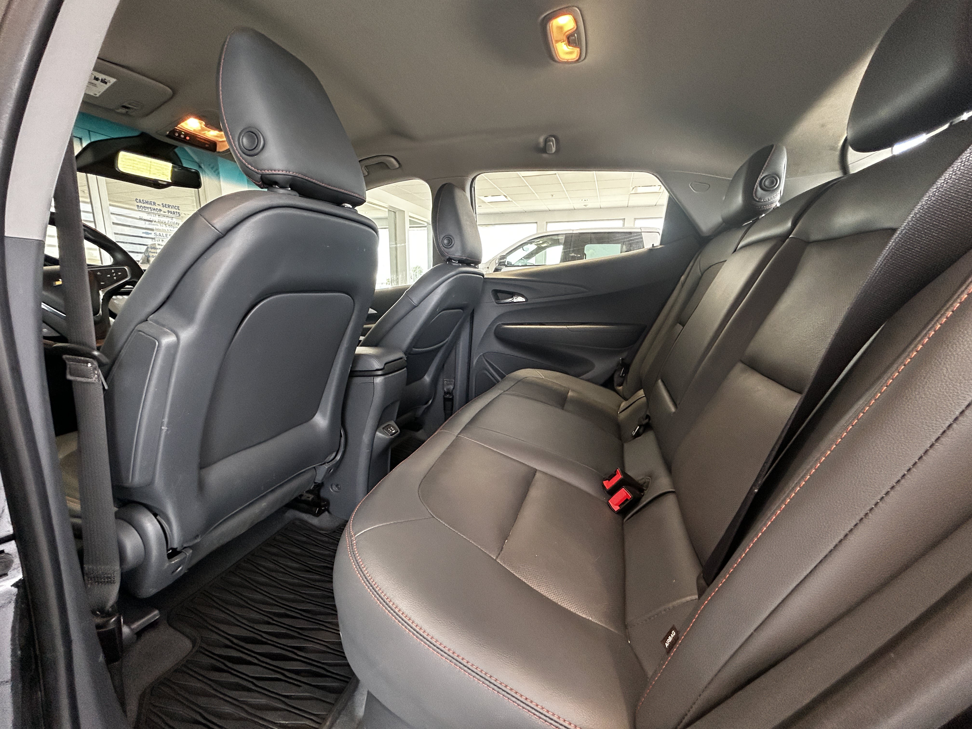 Used 2018 Chevrolet Bolt Premier w/ Driver Confidence II Package FWD image 17