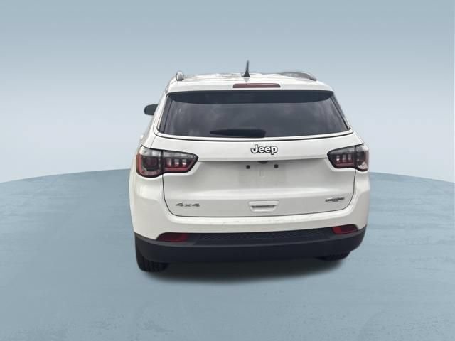Used 2025 Jeep Compass Latitude AWD/4WD image 8