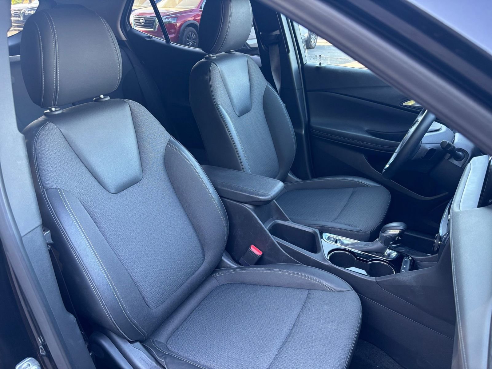 Used 2025 Buick Encore GX Preferred image 35