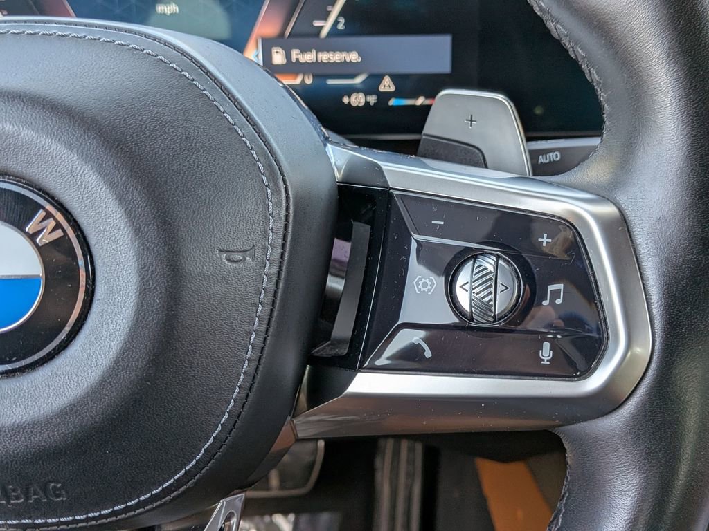 Used 2023 BMW 740i w/ Parking Assistance Package image 31