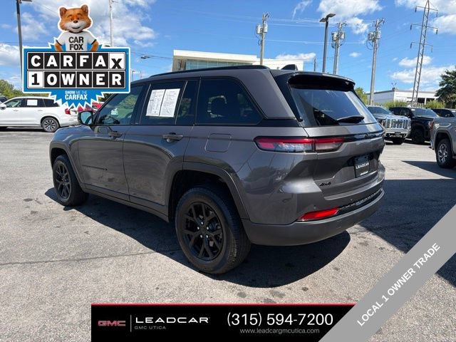 Used 2024 Jeep Grand Cherokee Altitude AWD/4WD image 3