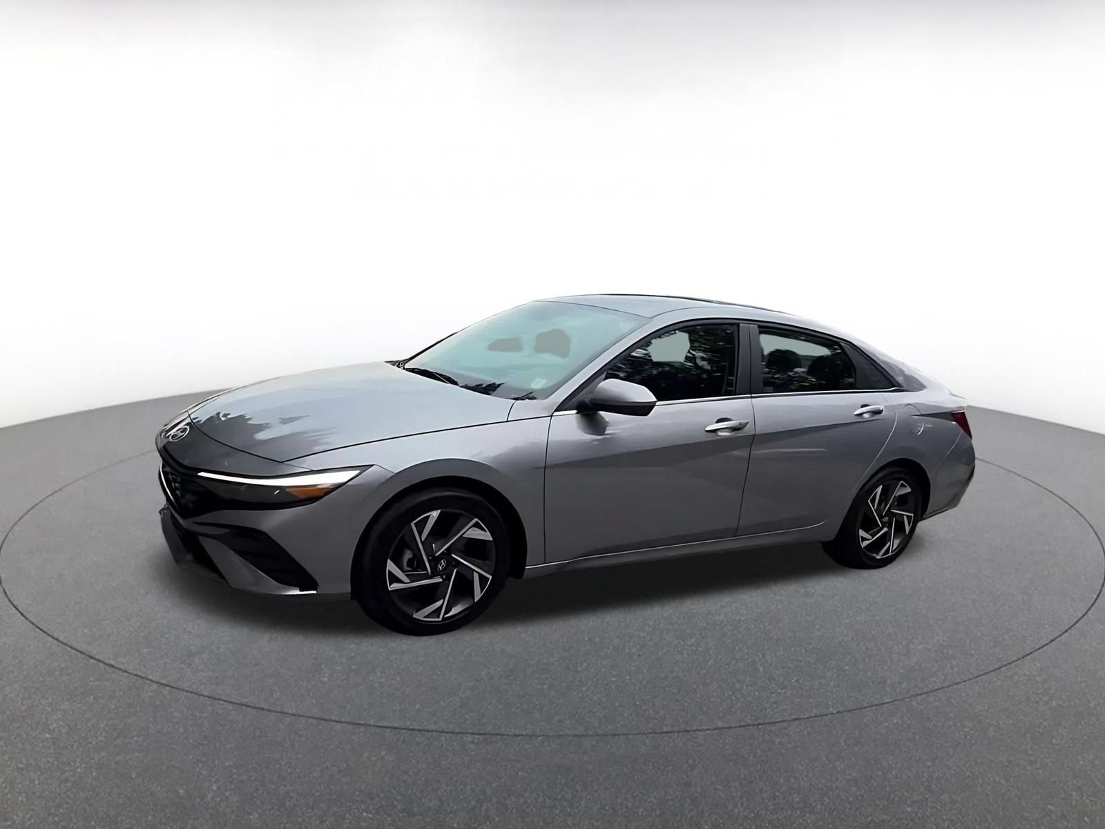 Used 2025 Hyundai Elantra SEL FWD image 6