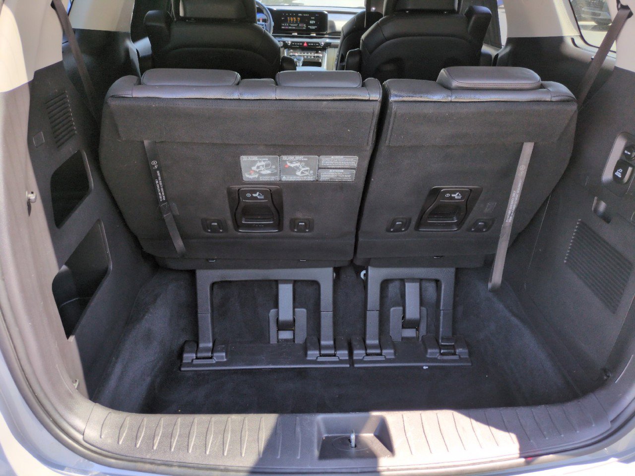 Used 2022 Kia Carnival SX Prestige FWD image 41