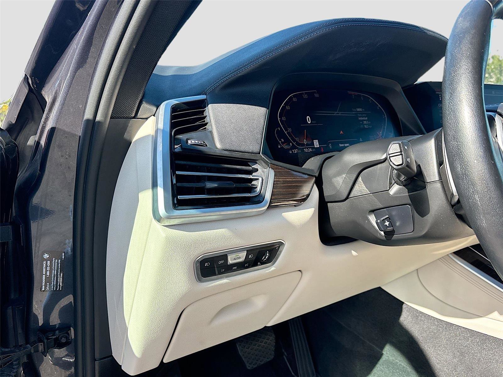 Used 2020 BMW X5 xDrive40i w/ Premium Package image 11