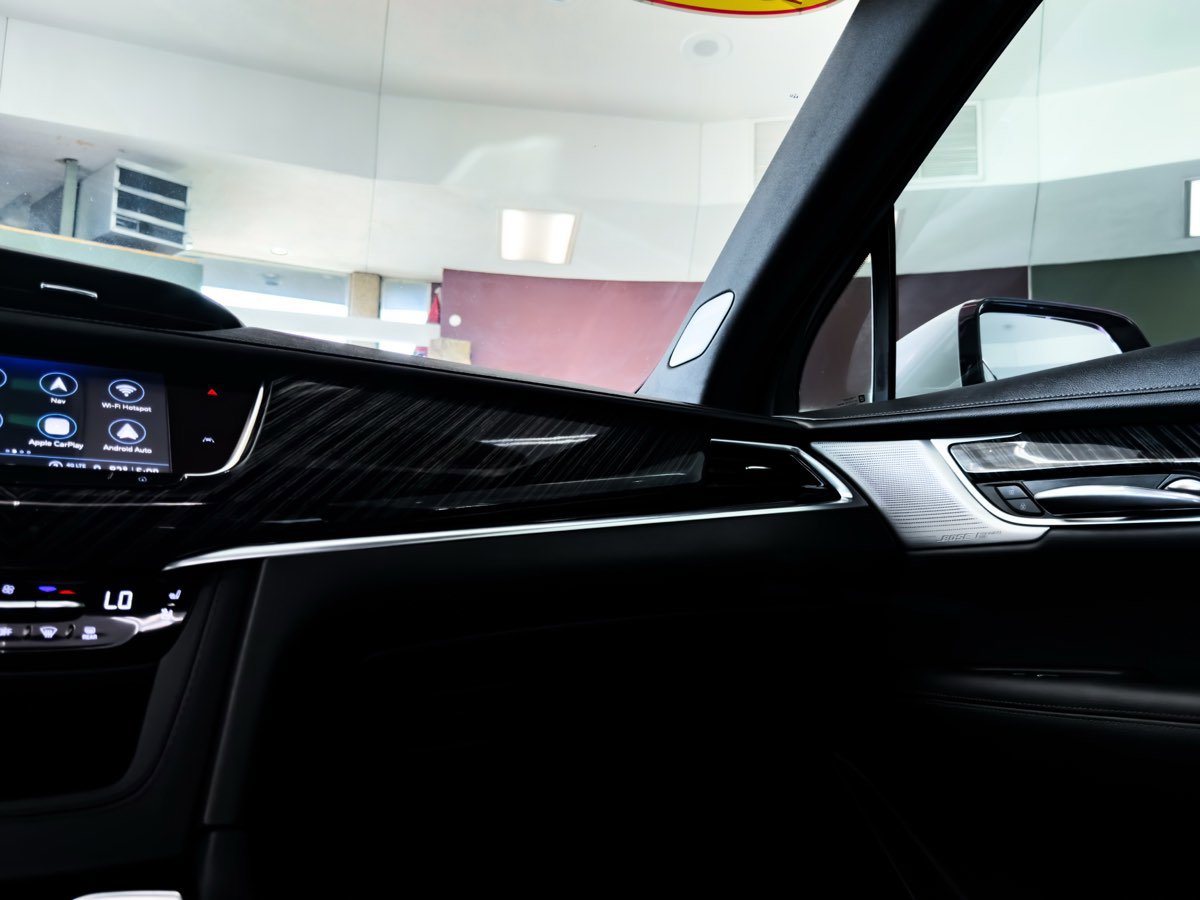 Used 2024 Cadillac XT6 Premium Luxury w/ Technology Package image 39