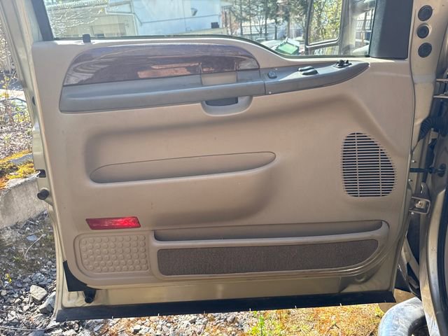 Used 2001 Ford F350 Lariat image 15