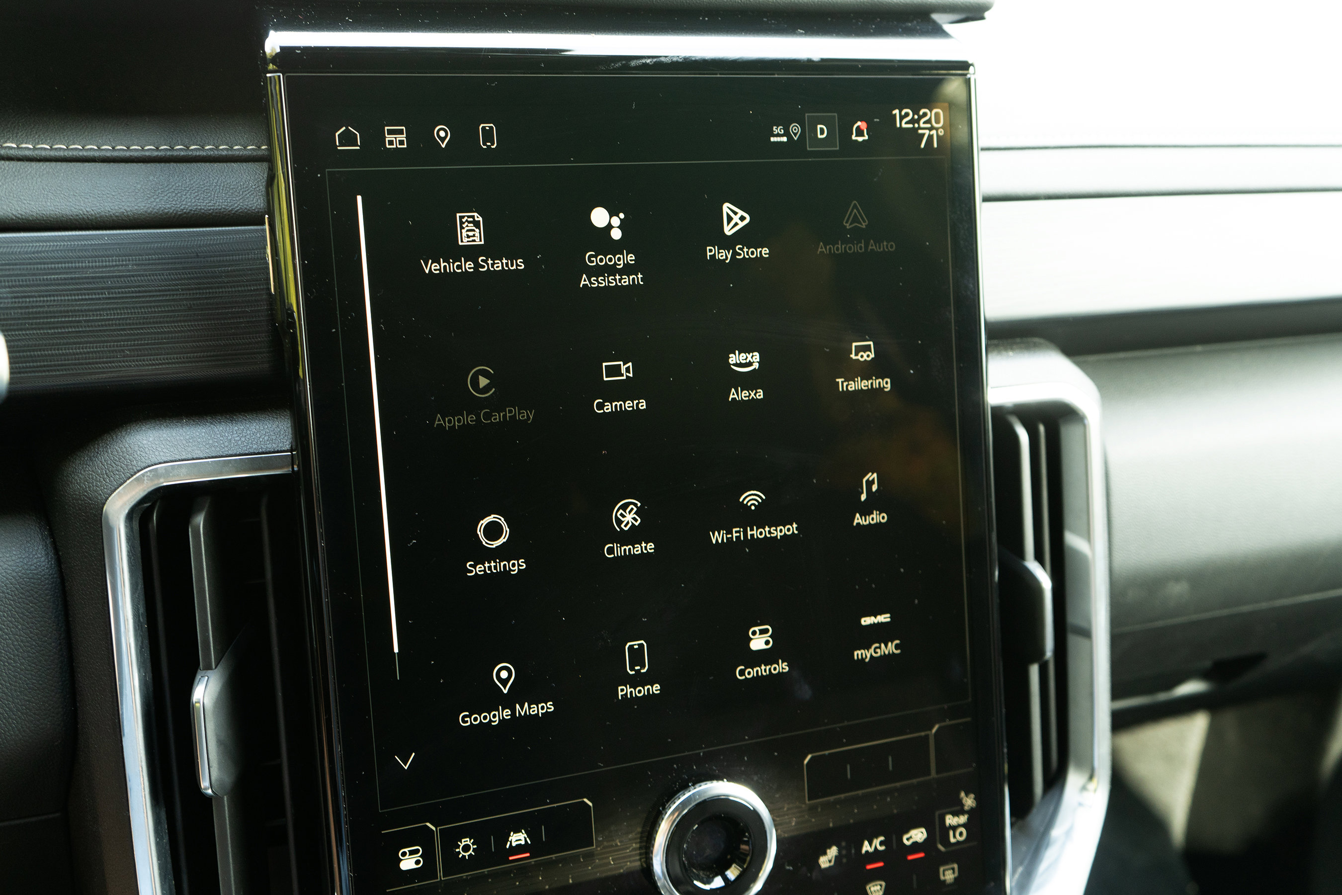 Used 2025 GMC Acadia Elevation image 29