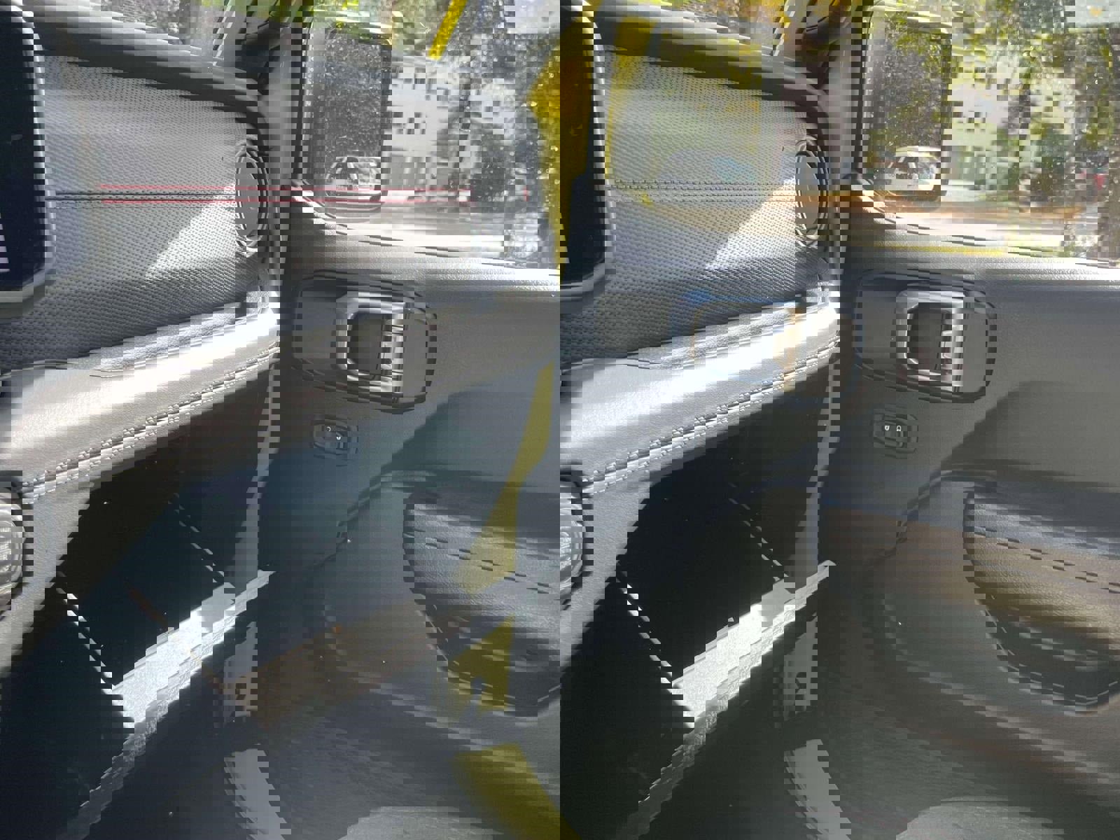 Used 2024 Jeep Wrangler Unlimited Rubicon image 33