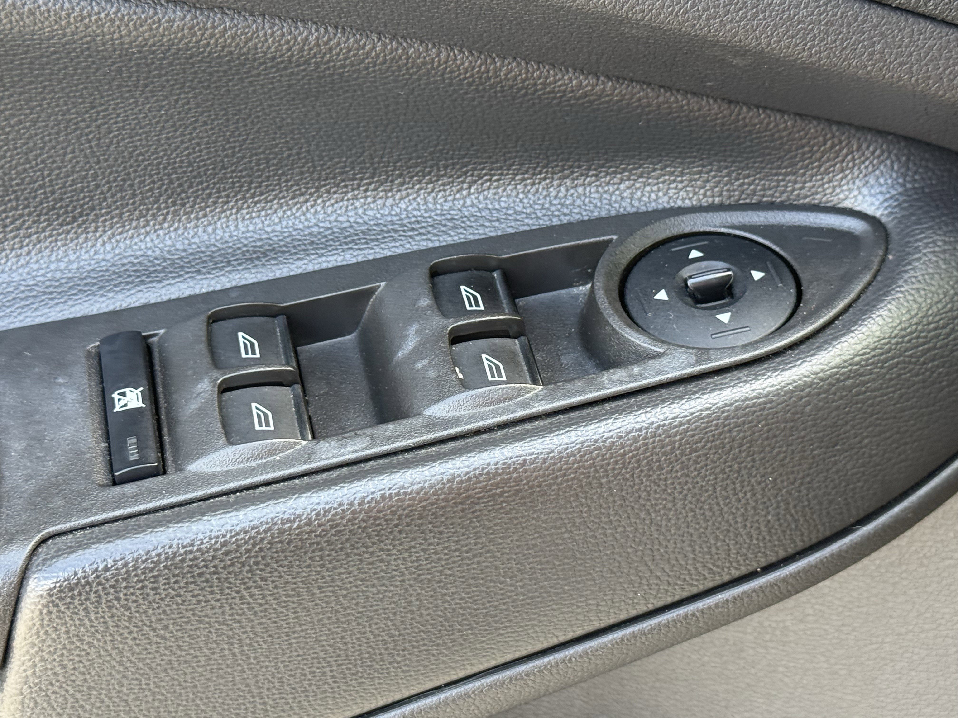 Used 2018 Ford Escape SE w/ SE Sync 3 Package FWD image 27