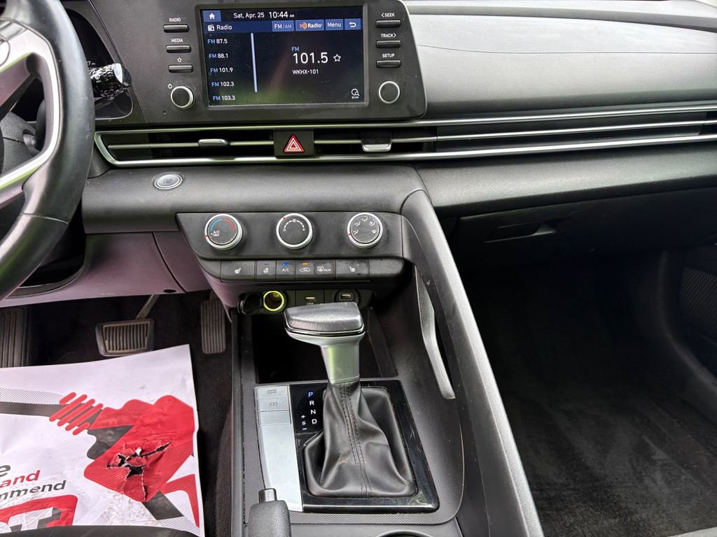 Used 2021 Hyundai Elantra SEL FWD image 22