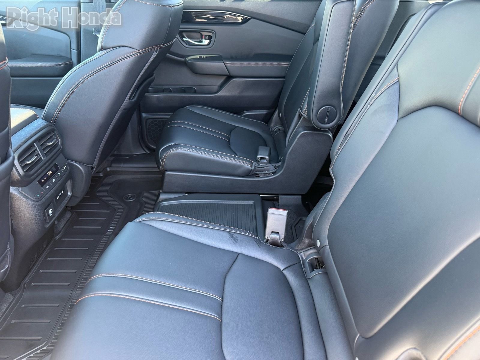 Certified 2025 Honda Pilot TrailSport image 28