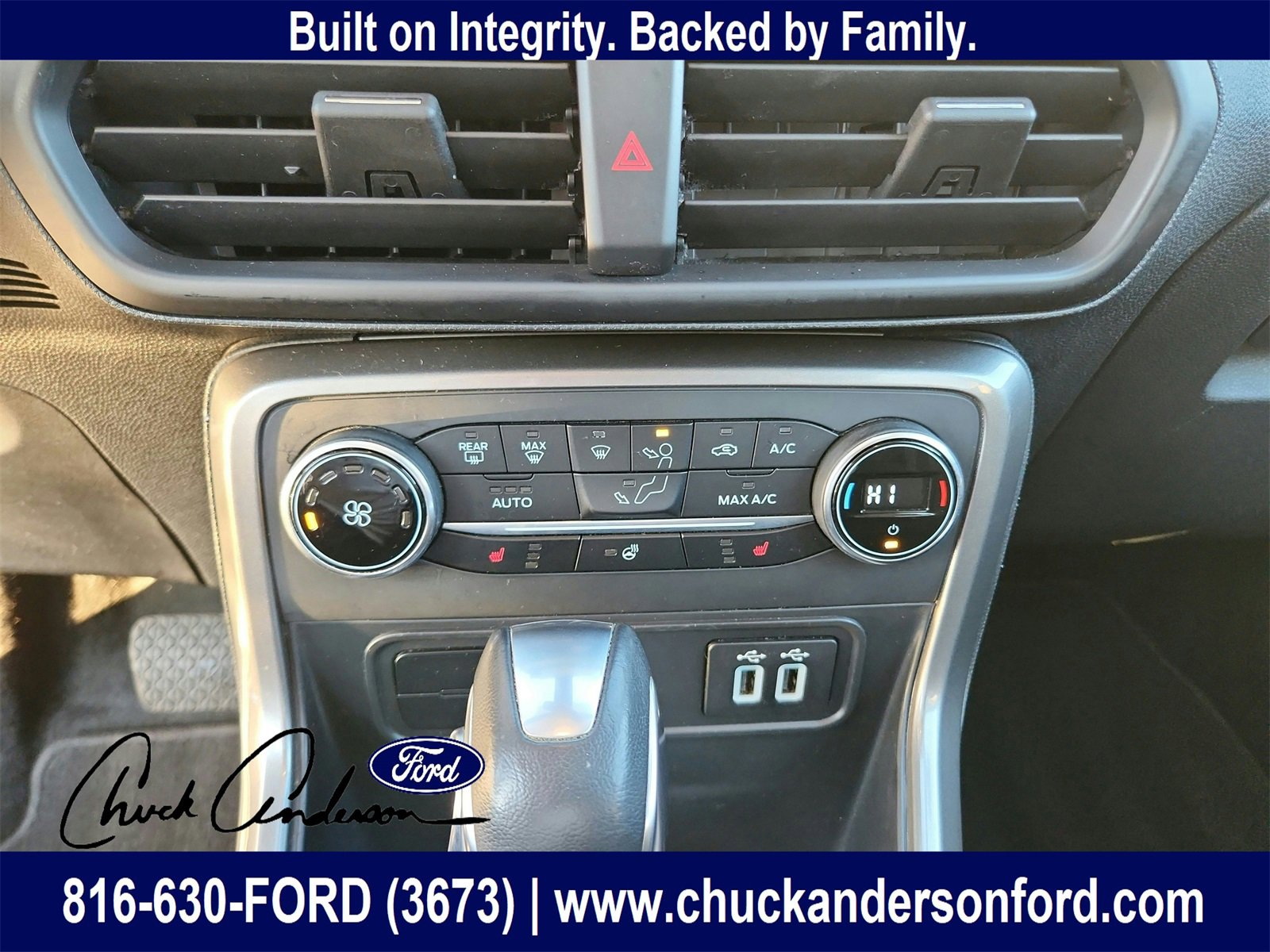 Used 2020 Ford EcoSport SES w/ SES Black Appearance Package image 19