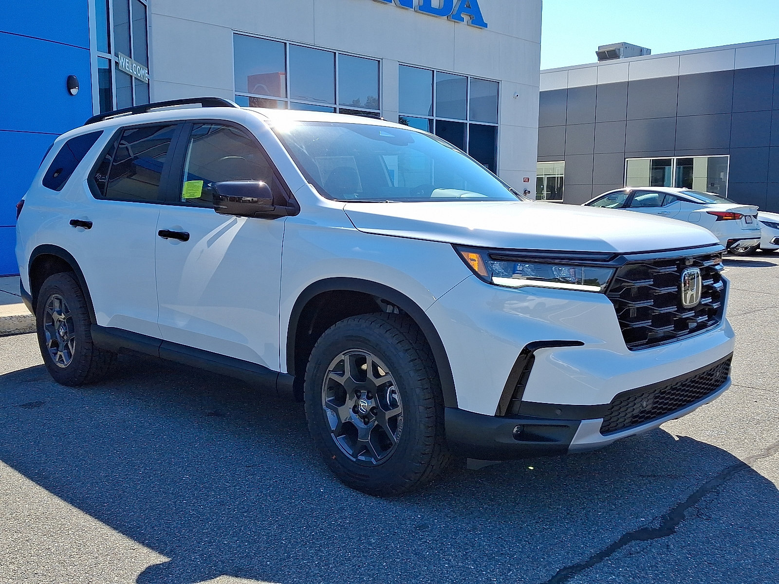 New 2025 Honda Pilot TrailSport image 2