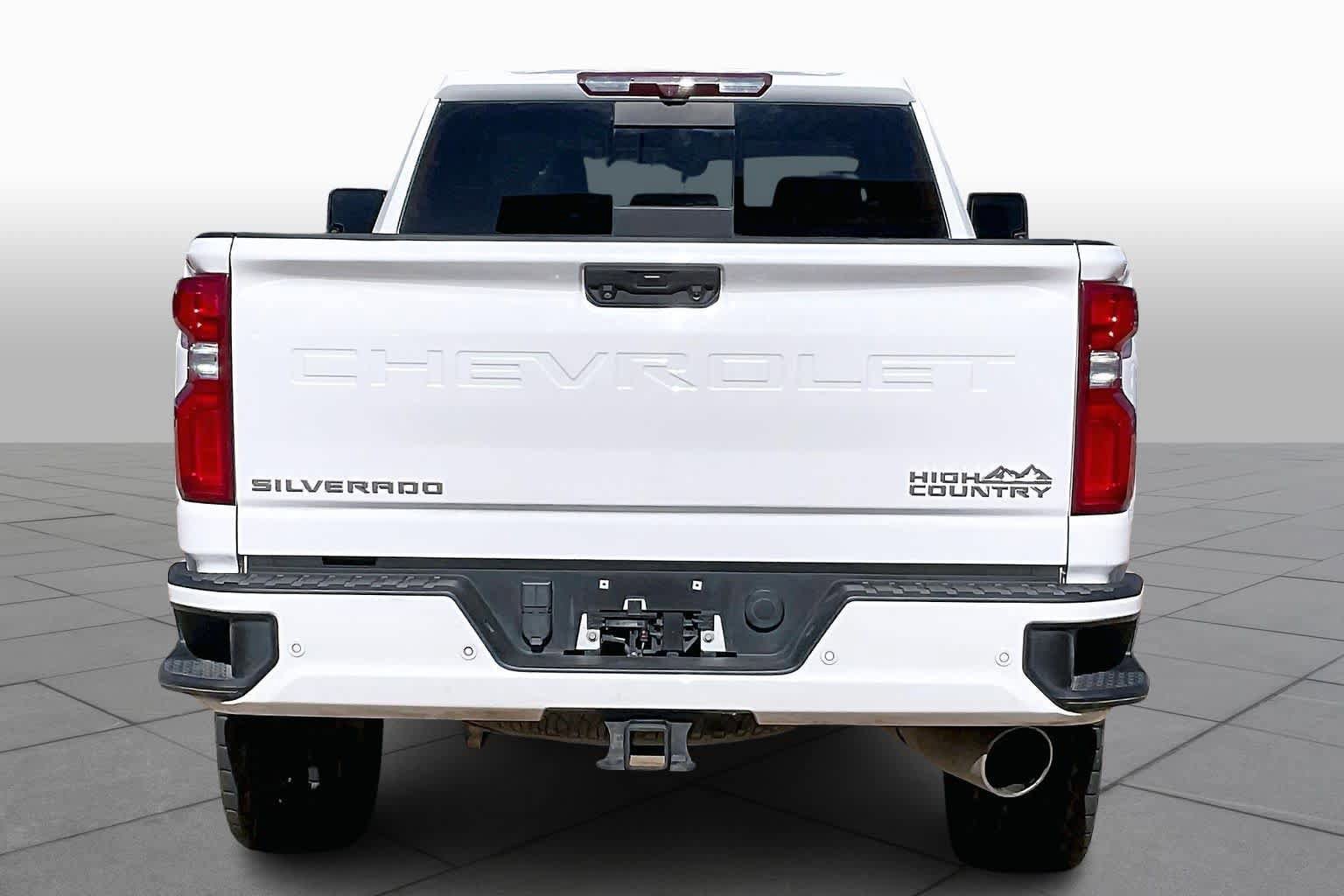 Used 2022 Chevrolet Silverado 2500 High Country w/ Technology Package image 6