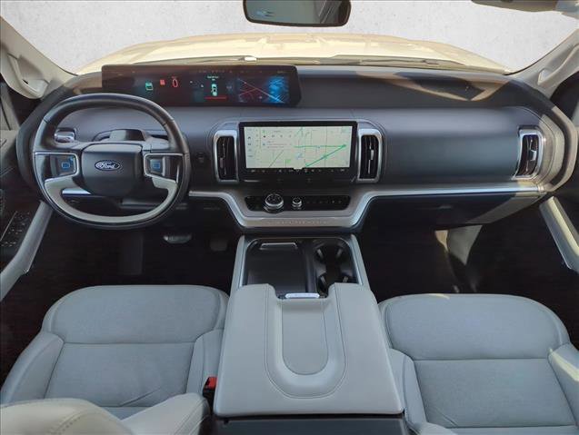 Certified 2025 Ford Expedition Max Platinum image 18