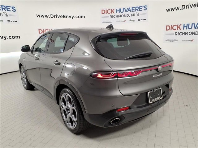 Used 2024 Alfa Romeo Tonale Veloce w/ Active Assist Package image 4