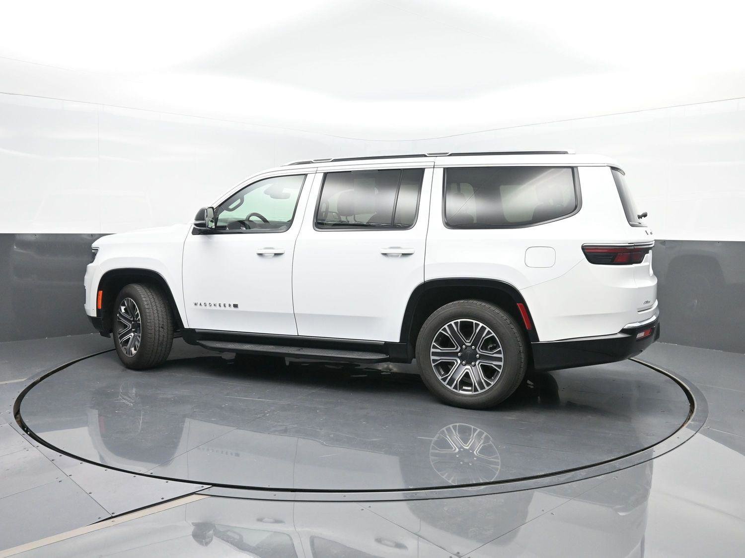 Used 2024 Jeep Wagoneer Series II image 43