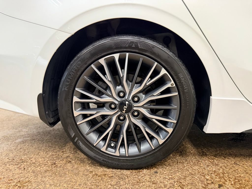 Used 2023 Kia Forte GT-Line w/ GT-Line Premium Package FWD image 28