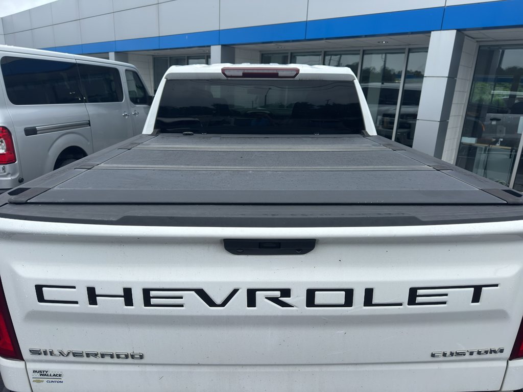 Used 2021 Chevrolet Silverado 1500 Custom w/ Custom Max Trailering Package AWD/4WD image 4