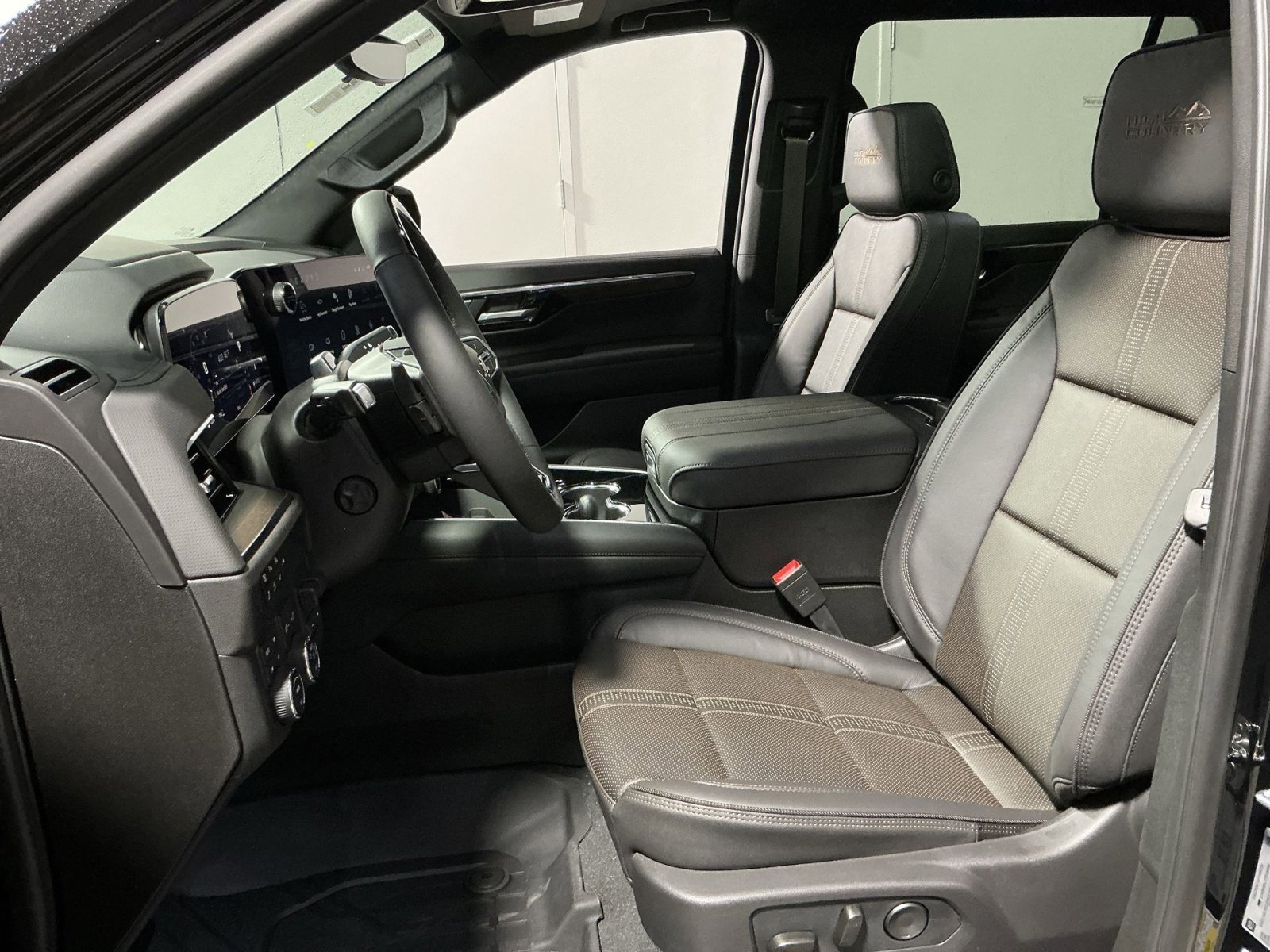 New 2026 Chevrolet Suburban High Country image 21