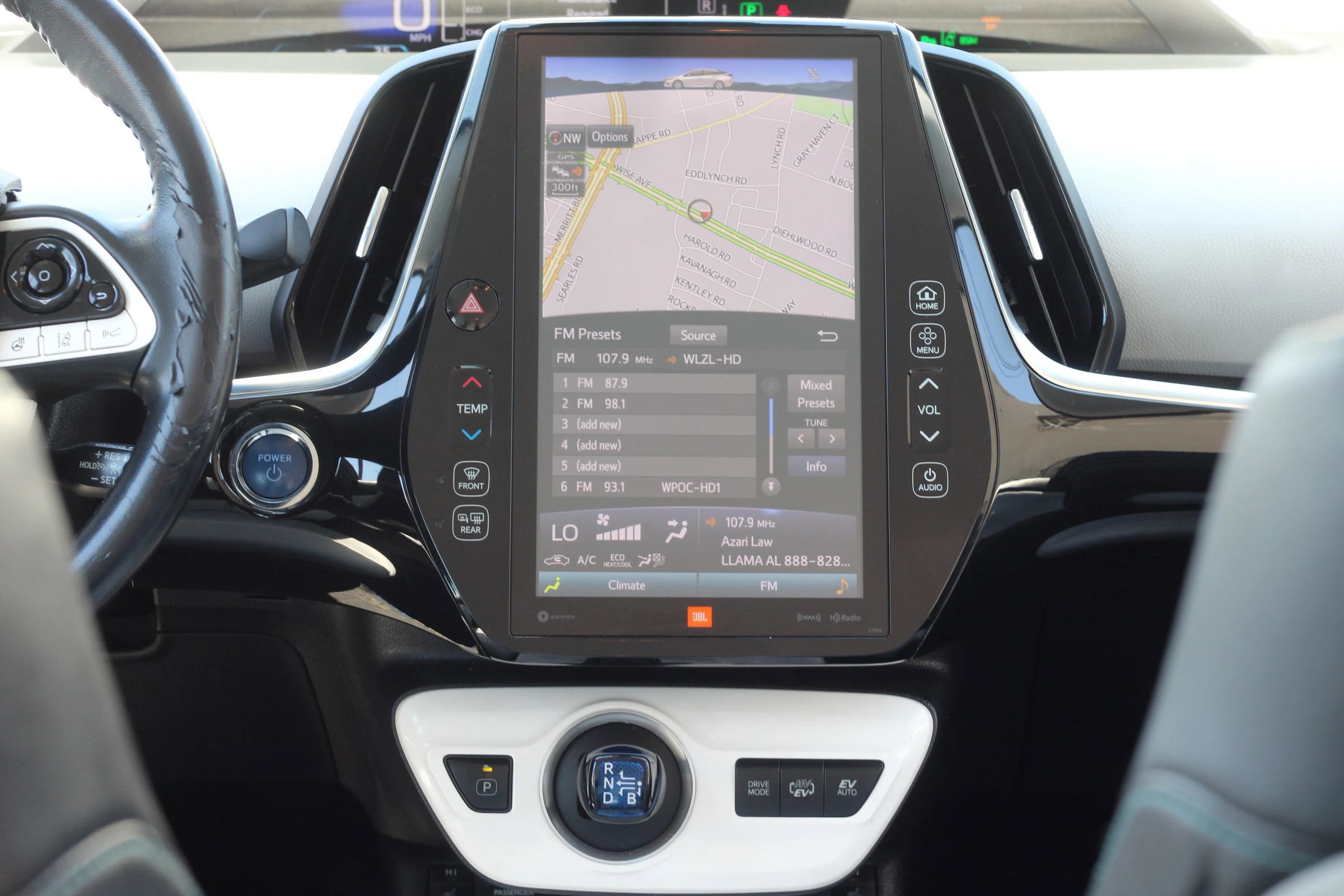 Used 2018 Toyota Prius Prime Advanced FWD image 17