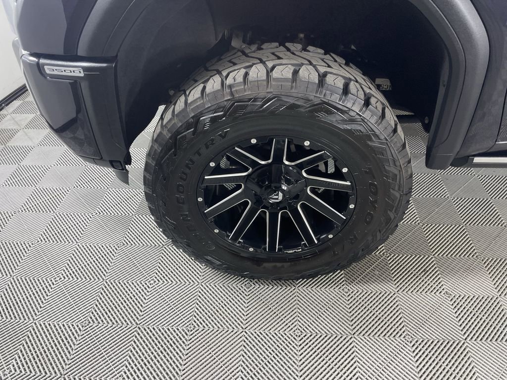 Used 2025 GMC Sierra 3500 Denali w/ Denali Reserve Package image 33