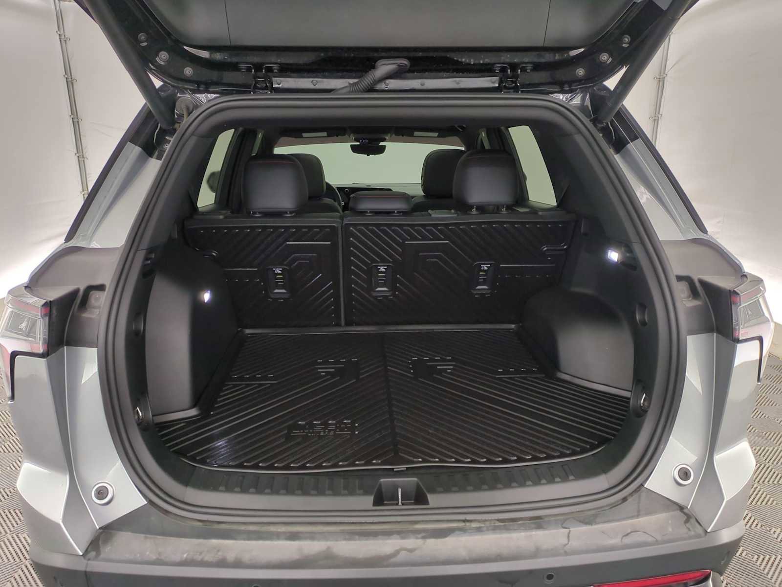 Used 2025 Chevrolet Equinox RS w/ Safety and Technology Package image 29