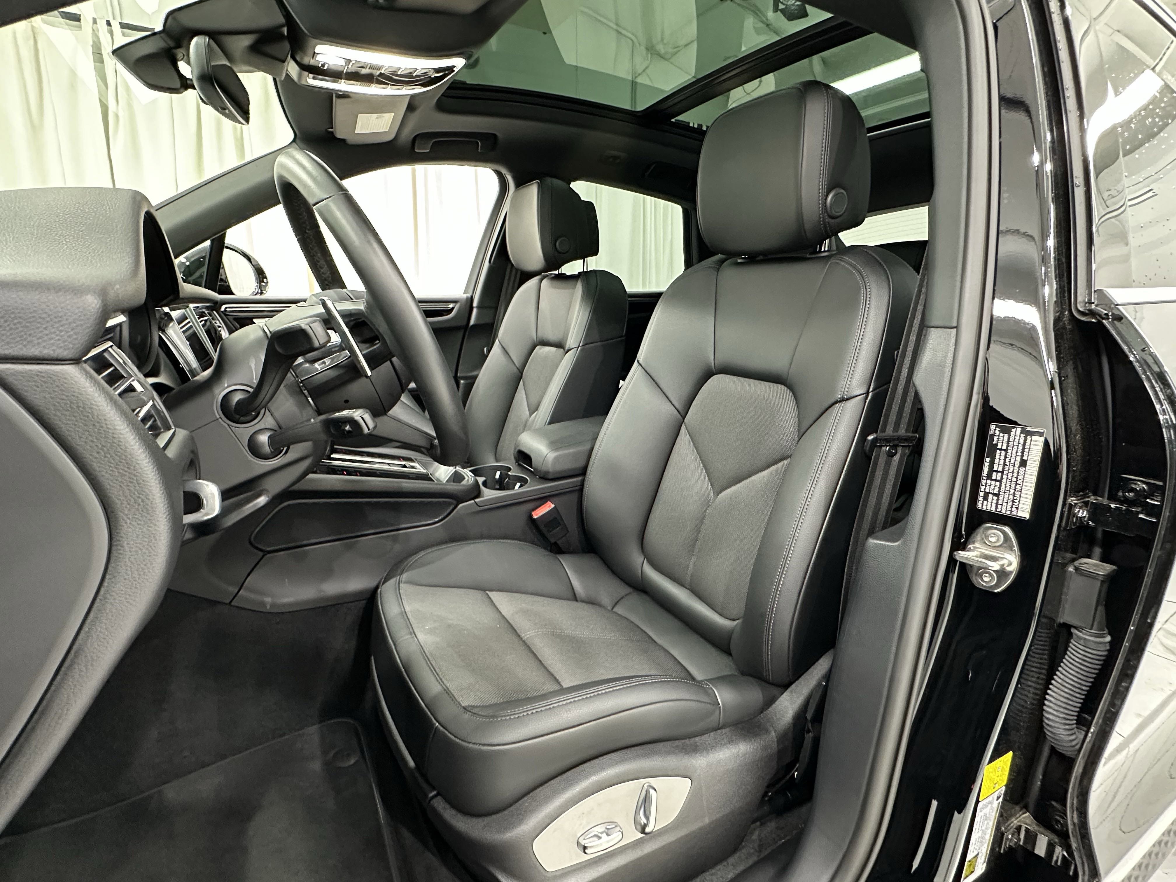 Certified 2024 Porsche Macan image 29