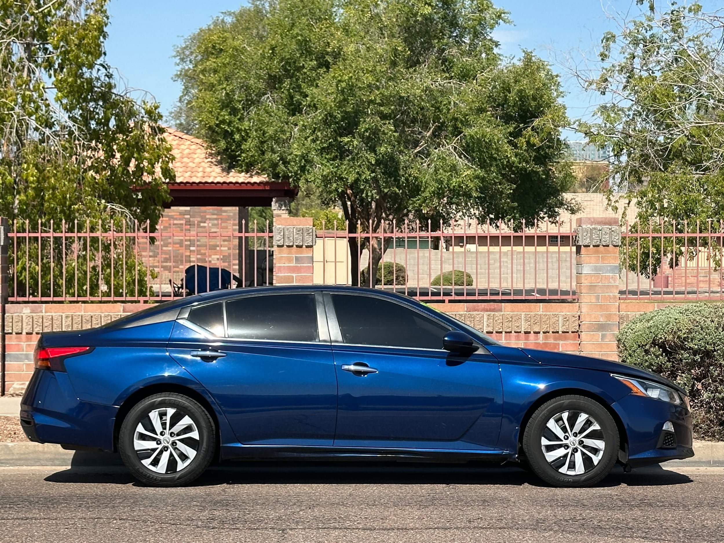 Used 2020 Nissan Altima 2.5 S FWD image 9