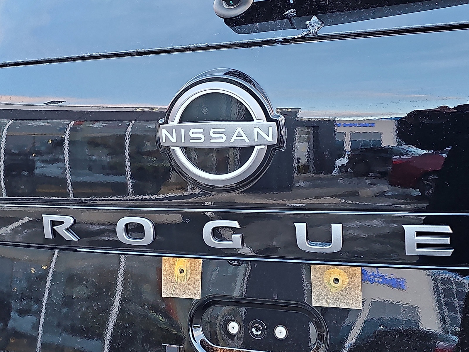 Certified 2025 Nissan Rogue SL w/ Tech Package image 33