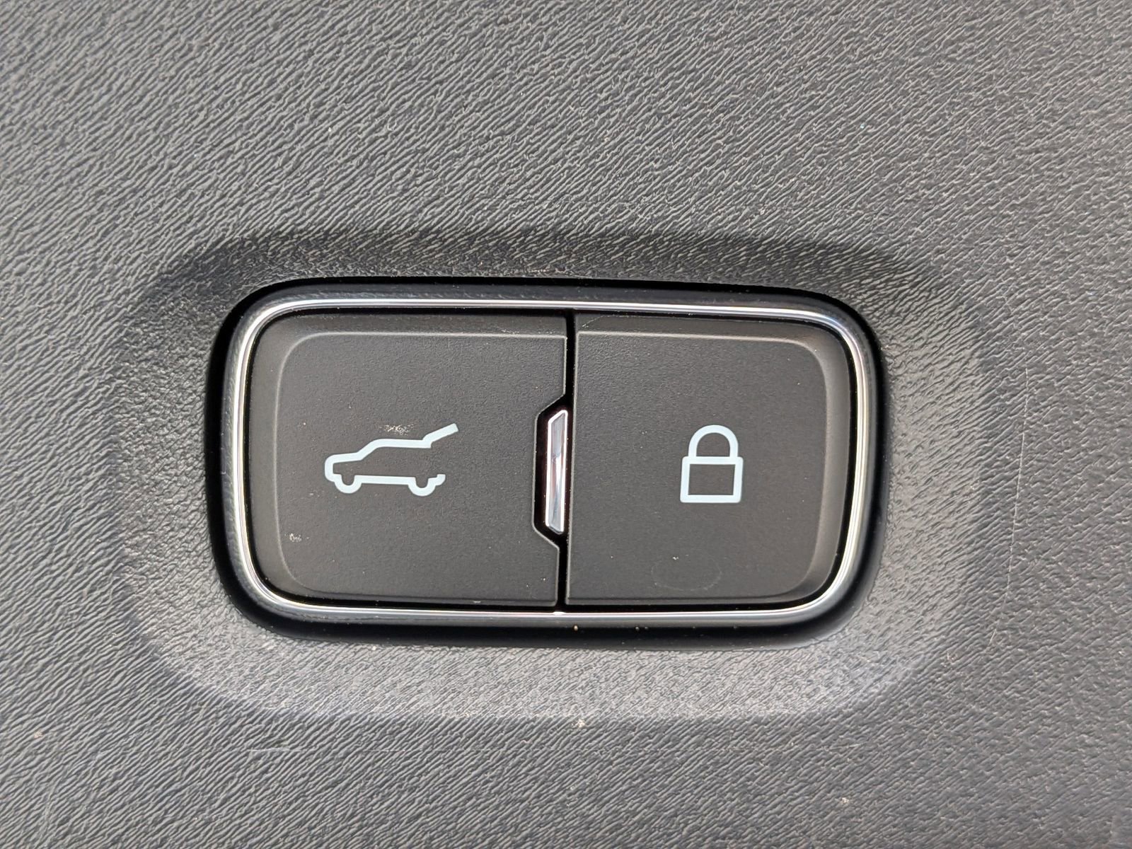 Certified 2025 Lincoln Navigator L Black Label image 16