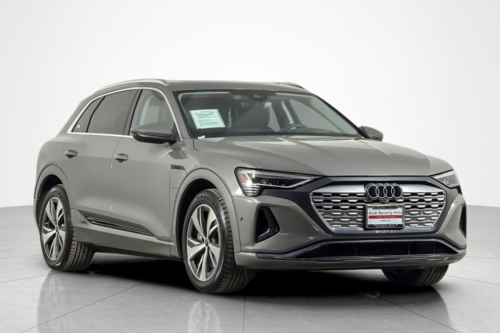 Used 2024 Audi Q8 e-tron Prestige w/ Prestige Package AWD/4WD image 7