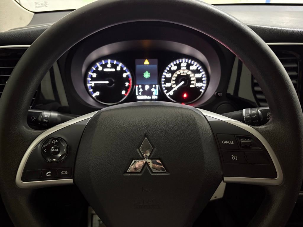 Used 2019 Mitsubishi Outlander ES image 22