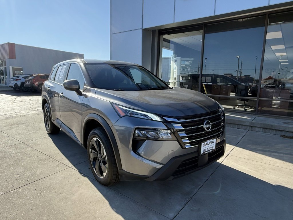 Used 2024 Nissan Rogue SV