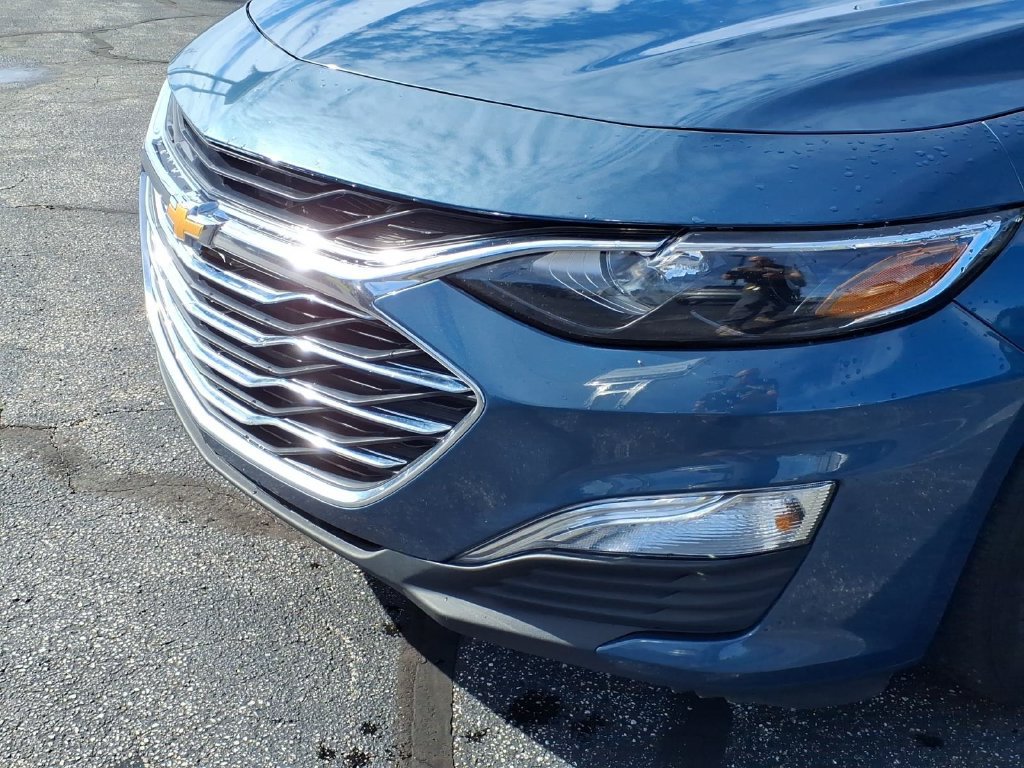Used 2025 Chevrolet Malibu LS w/ Driver Confidence Package FWD image 13