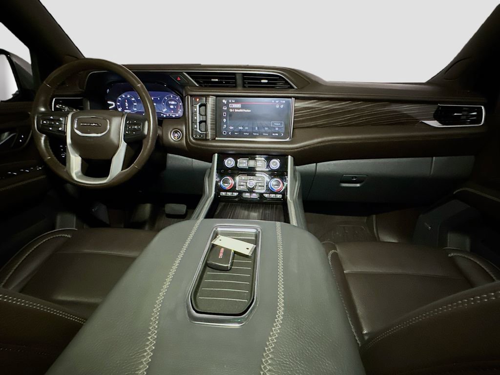 Used 2022 GMC Yukon XL Denali AWD/4WD image 9