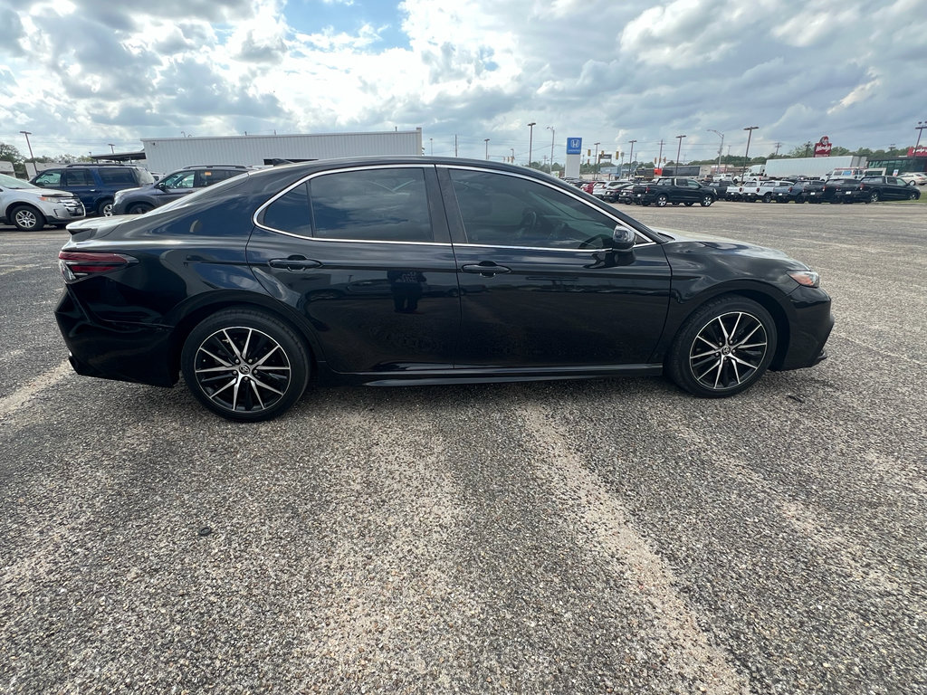 Used 2021 Toyota Camry SE image 7
