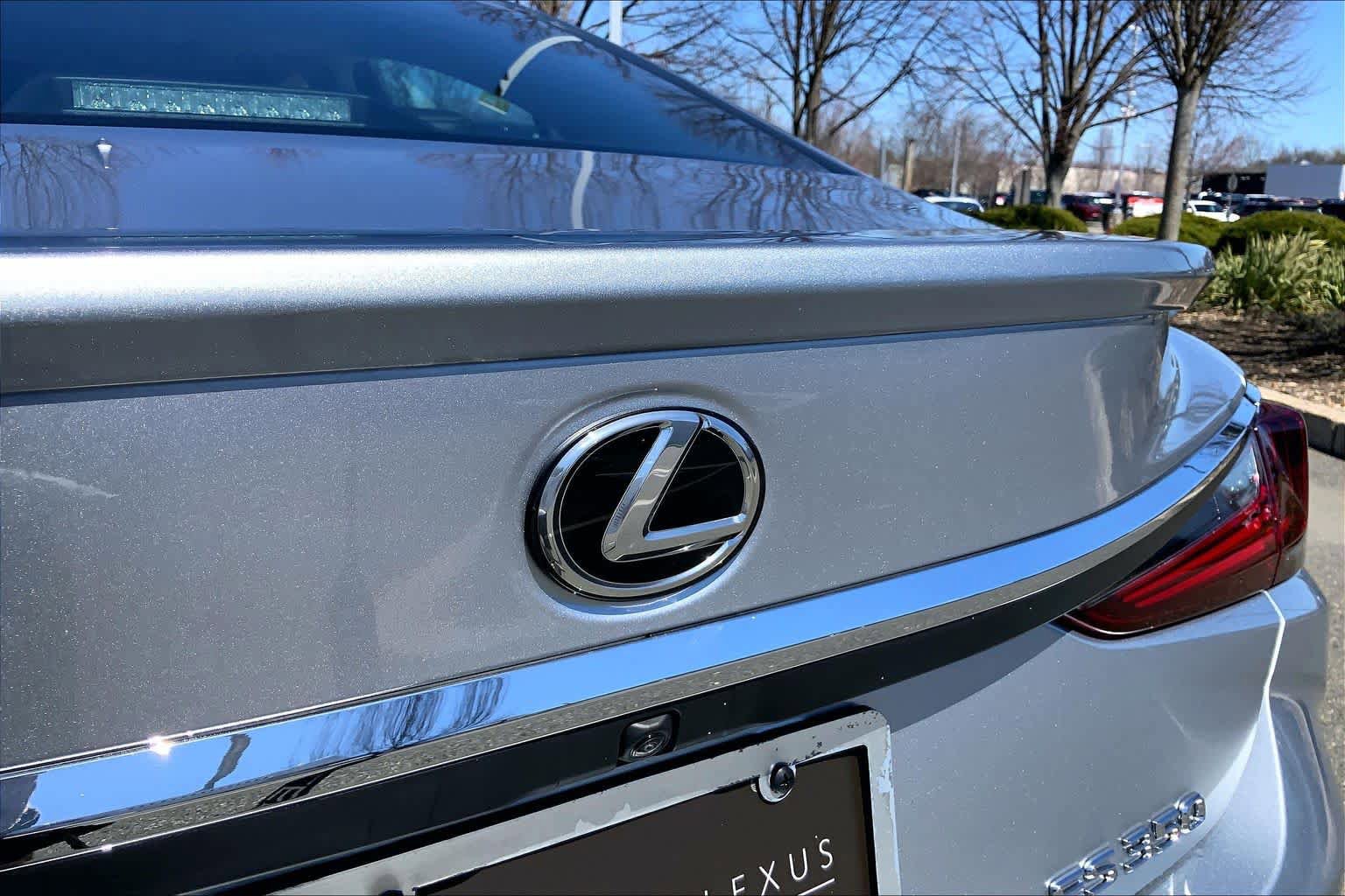 Certified 2025 Lexus ES 350 w/ Premium Package image 31