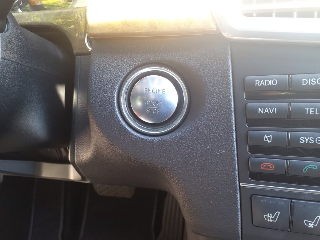 Used 2011 Mercedes-Benz E 550 Sedan image 33