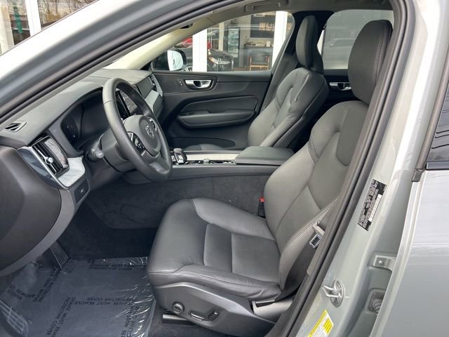Certified 2025 Volvo XC60 B5 Plus image 17