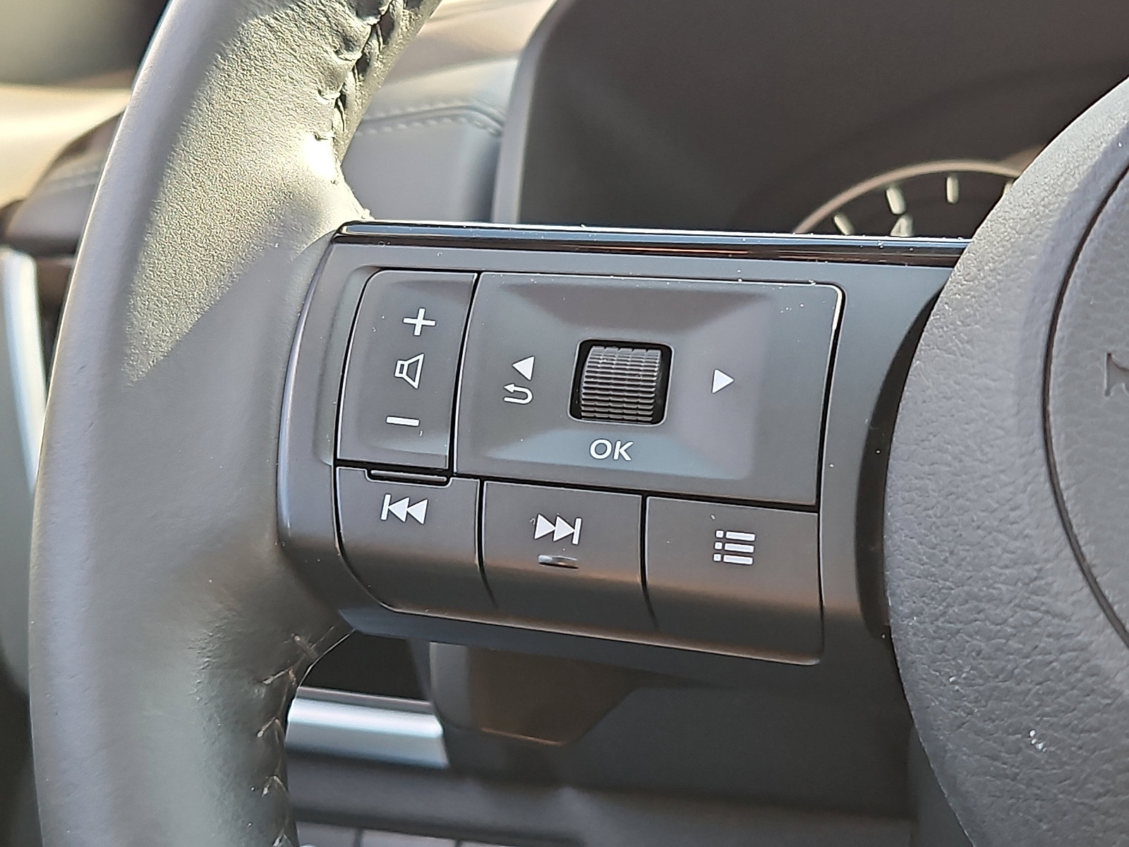 Certified 2023 Nissan Rogue SL w/ SL Premium Package image 21