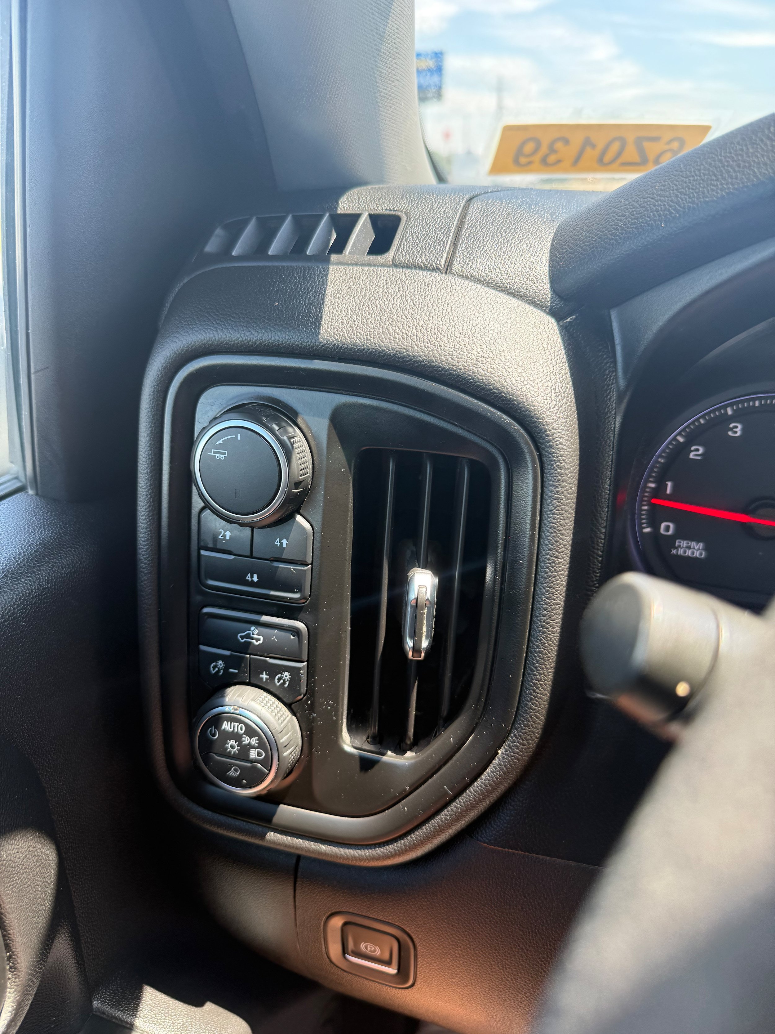 Used 2020 Chevrolet Silverado 2500 Custom w/ Custom Value Package AWD/4WD image 15